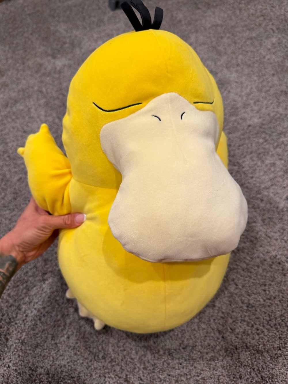 Pokémon Psyduck Jumbo Plush 16" Oversized Yellow Nintendo Game Freak 2024